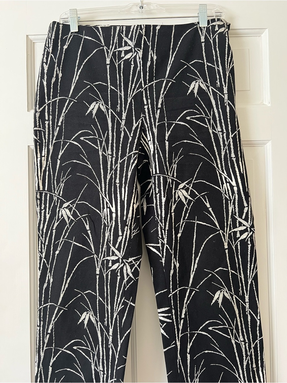 Talbot Coastal Resort Set: Eyelet Tunic & Bamboo Print Crop Pants